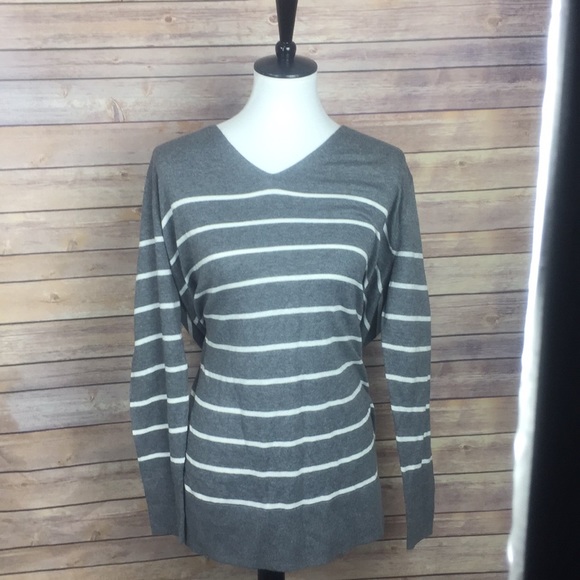 Old Navy Tops - ⭐️Old navy plus size 1 striped new